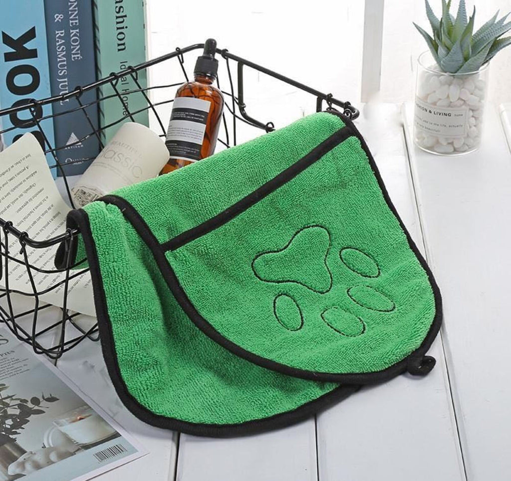 DryPets: Dog Bath Towel Double Pocket Design